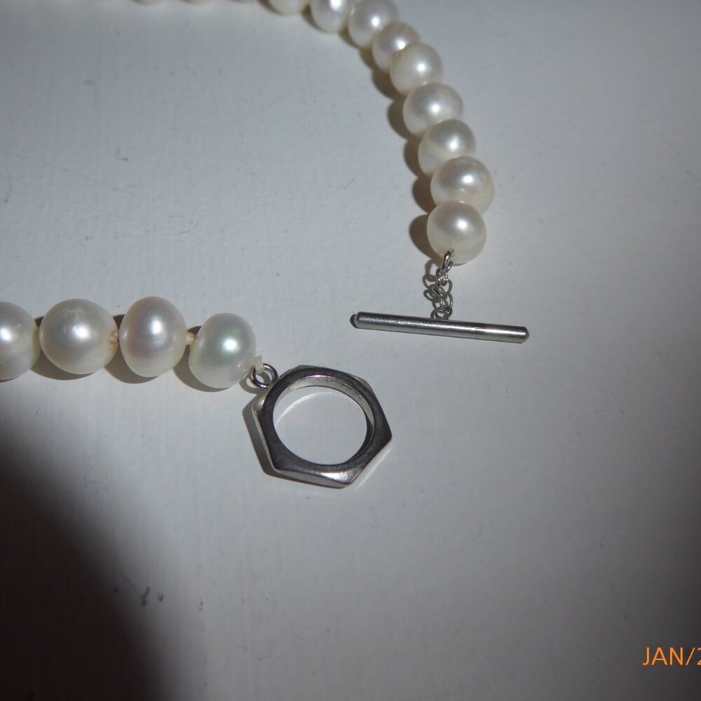 Freshwater Pearl Necklace- 17 Inches. 8 mm - Picture 2 of 8